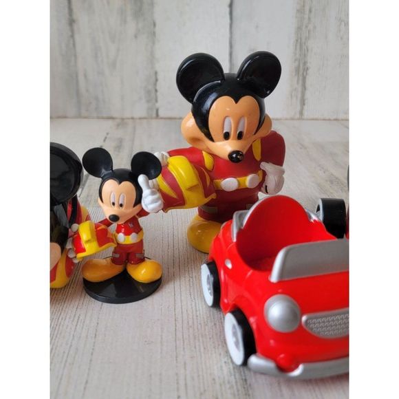 Mickey Mouse race car track helmet playset toy figure red 28 - Picture 3 of 14